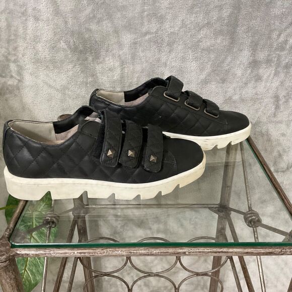 Bernardo Dillon Sneaker womens 7 Quilted Black Leather Stud Grip Strap Lug Soles - Picture 2 of 16